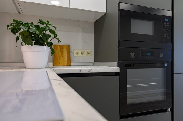 Optimisez votre confort : la hauteur idéale de votre plan de travail